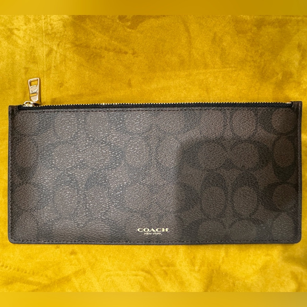 Coach signature money wallet..